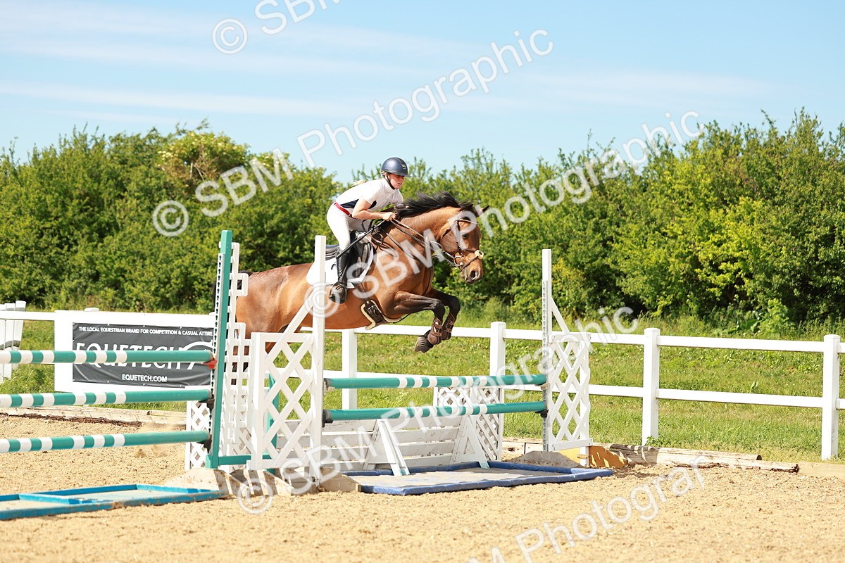 SBM_002439 - Class 4 - Senior Newcomers - 1.10m