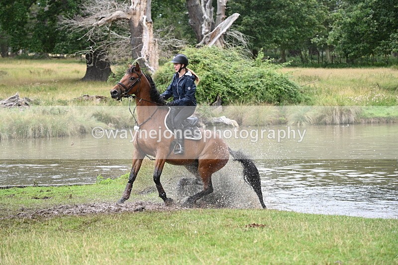 WJ7_5744 - Time at Water 14:54 to 15:14