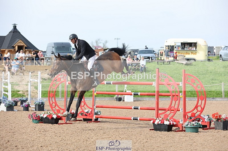 240511A-165240-15076 - Cls 38 National 1.40m Open