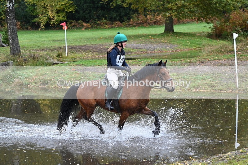 WJ7_3264 - Time 10:47 to 11:11 at the water