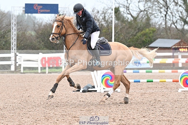 251205-123310-00494 - Cls 7 Snr Newcomers and 1.10m