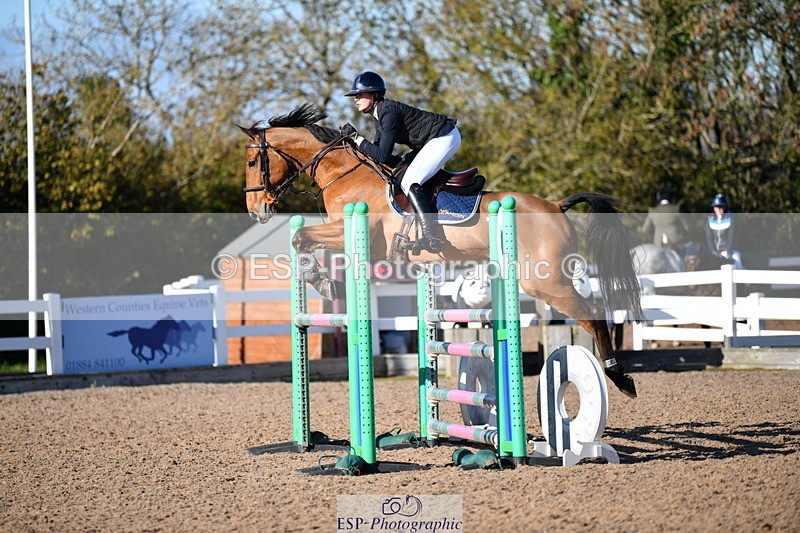 231110A-132903-00581 - Cls 5 Newcomers & 1.10m Open