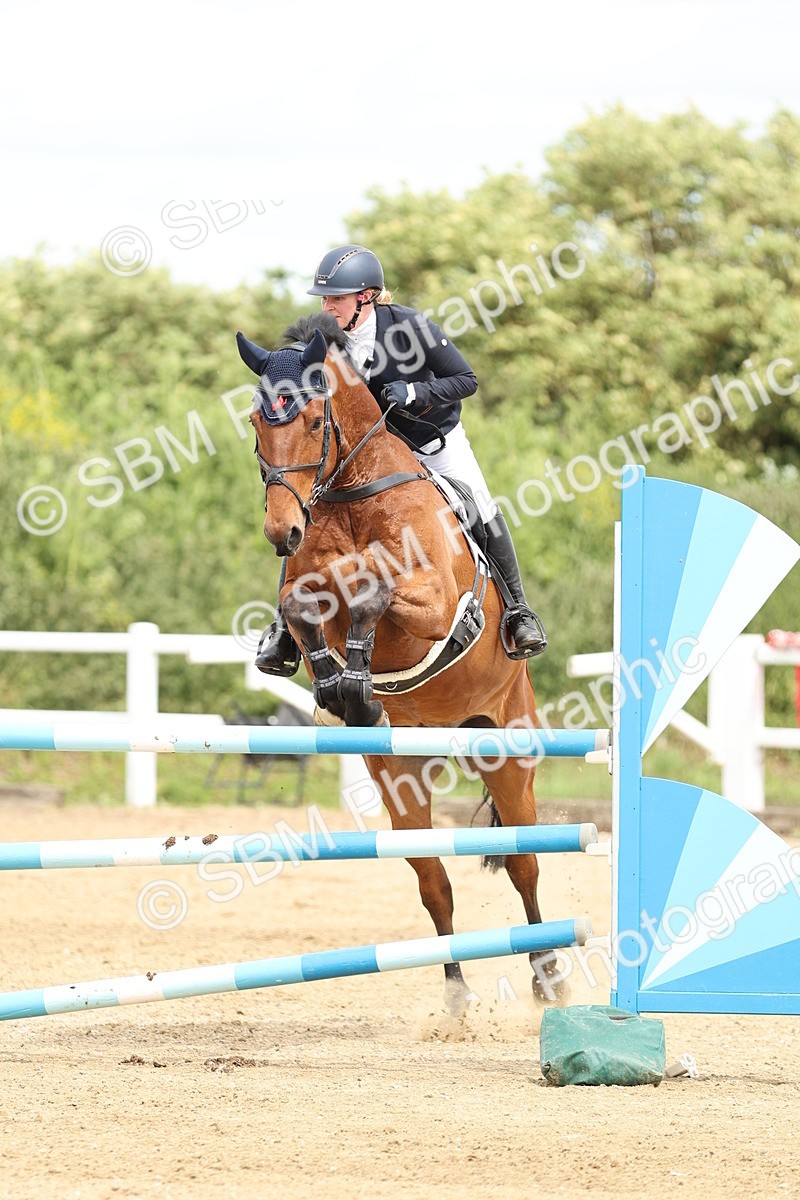 SBM_001055 - Class 4 - Senior Newcomers - 1.10m