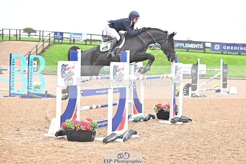251003-131539-01067 - Cls 3 Foxhunter and 1.20m
