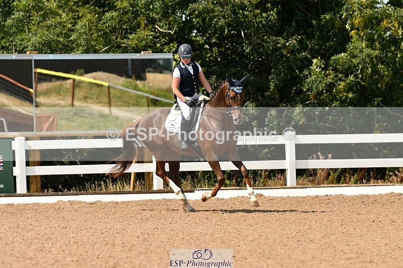 250817-130425-09827 - 214-Verity.PerryVogue