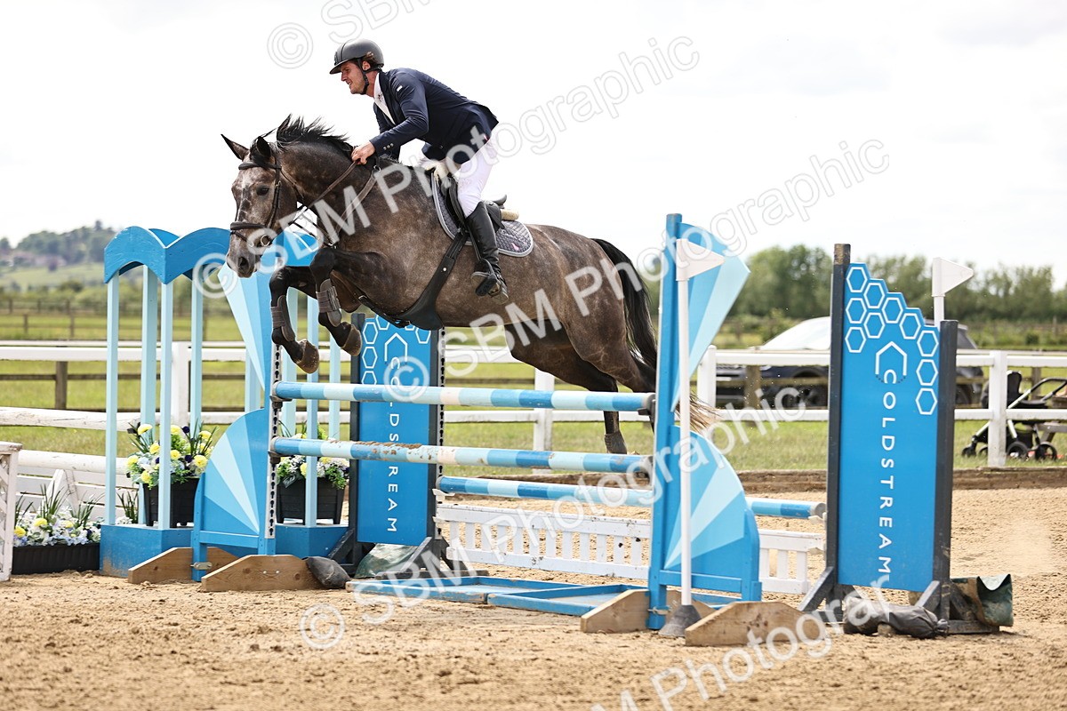 SBM_003200 - Class 11 - Senior Newcomers - 1.10m