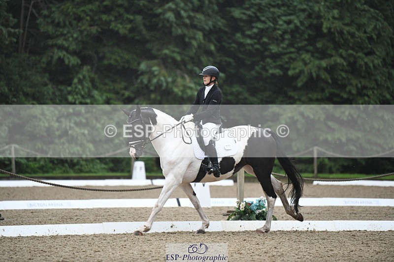 240720-113541-04347 - 123-Michelle_Wallis-Alvescot_Winning_Mood