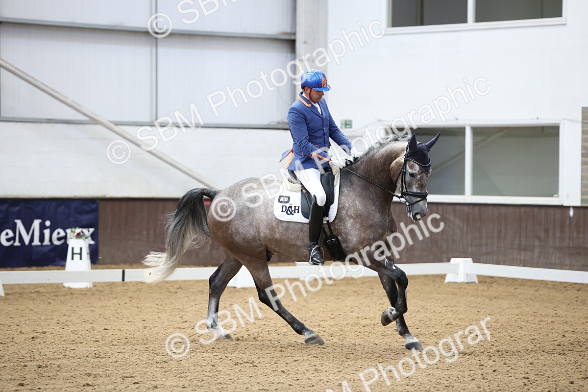 SBM_002094 - Class 5 - Novice 6 Gold - 9.00-10.10