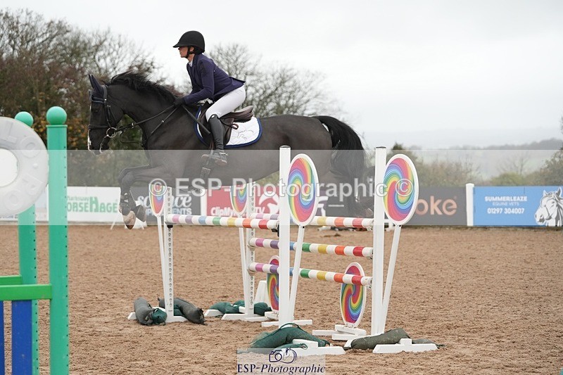 251109-112237-03539 - Cls 20 Newcomers and 1.10m Open