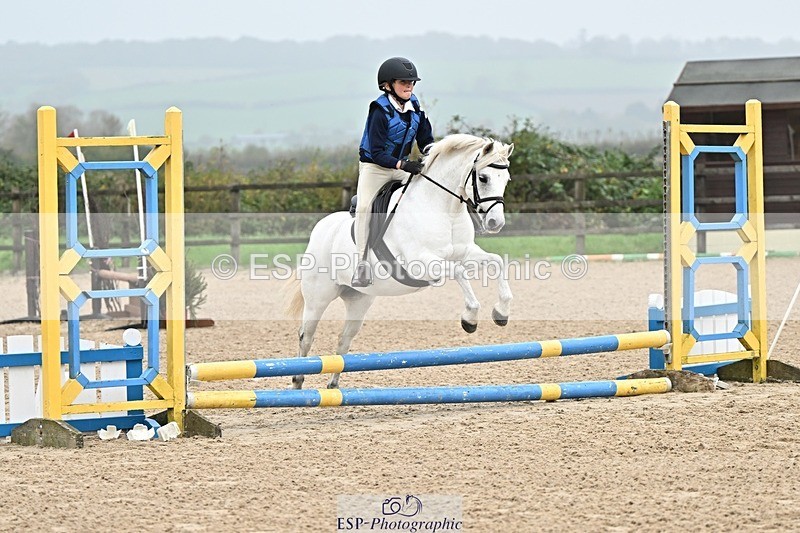 241110-095837-00139 - 40cm Showjumping