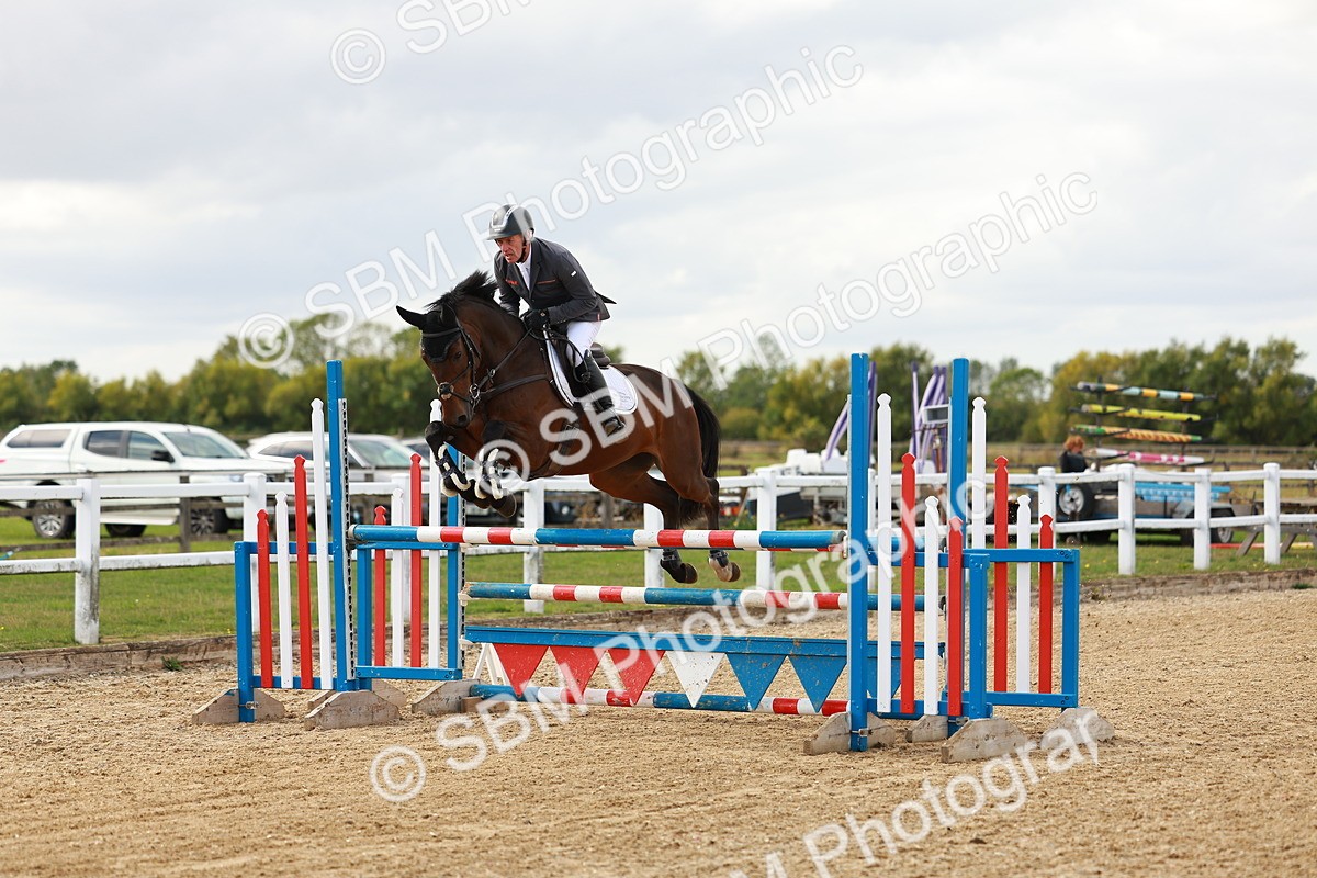 SBM_001278_Class 4 - Senior Newcomers - 110m - Customer Cart- Anthony  17-9-26