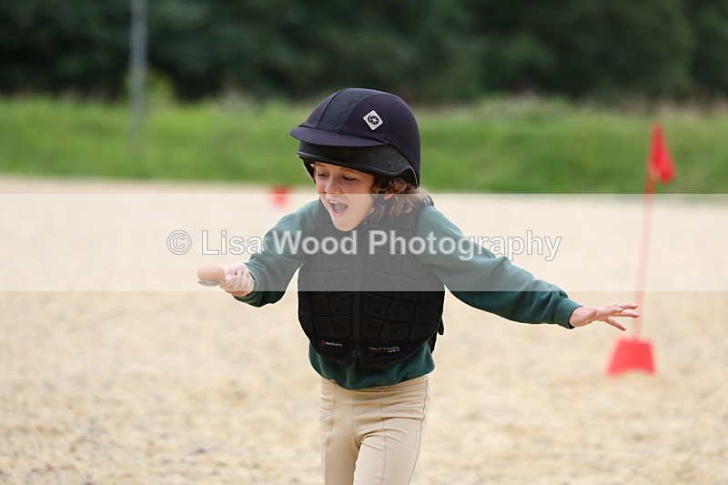 3E7A0011 - Egg and Spoon