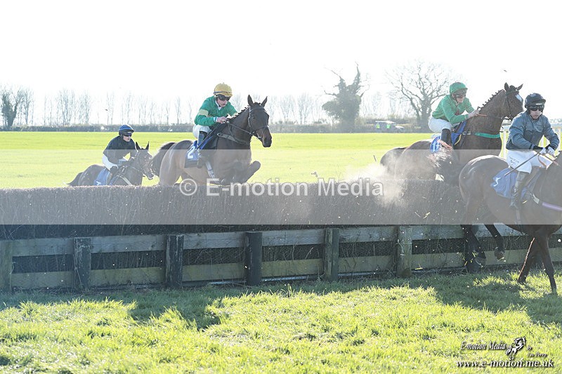 PtP 210326 1019 - VWH Cirencester Races 21/03/26