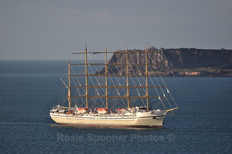 Golden Horizon passing Berry Head - Trains Boats and Planes