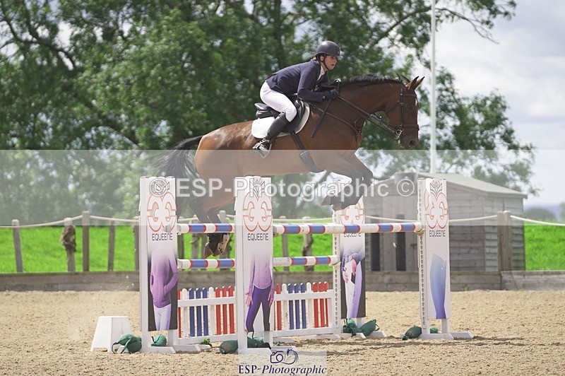230806A-130458-02124 - Cls 14 Snr Foxhunter & 1.20m Open
