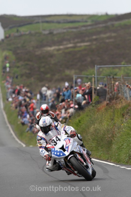 Paul Shoesmith BMW / Ice Valley by Motorsave Trade - Pokerstars Senior TT