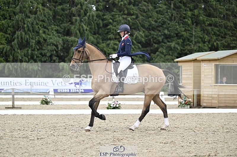 000101-200639-04069 - 418-REHY_DJ-Yasmin_Ingham