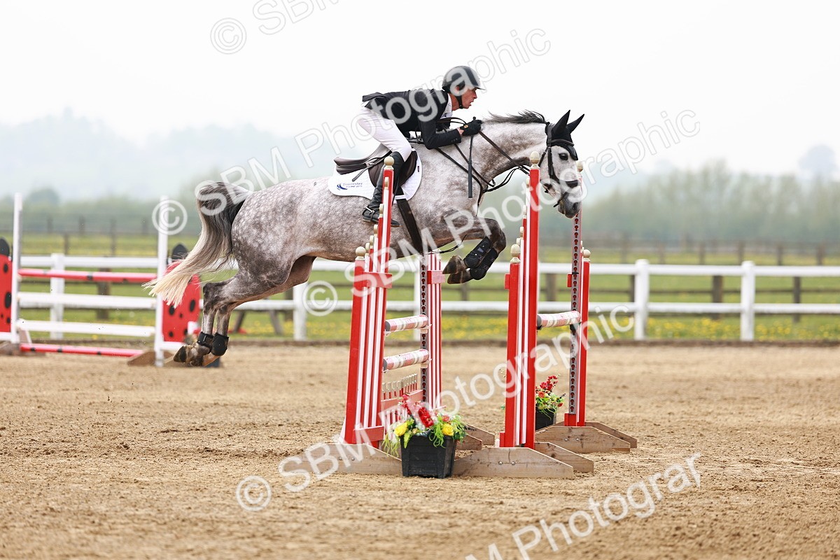  - Class 18 - Senior Newcomers - 1.10m