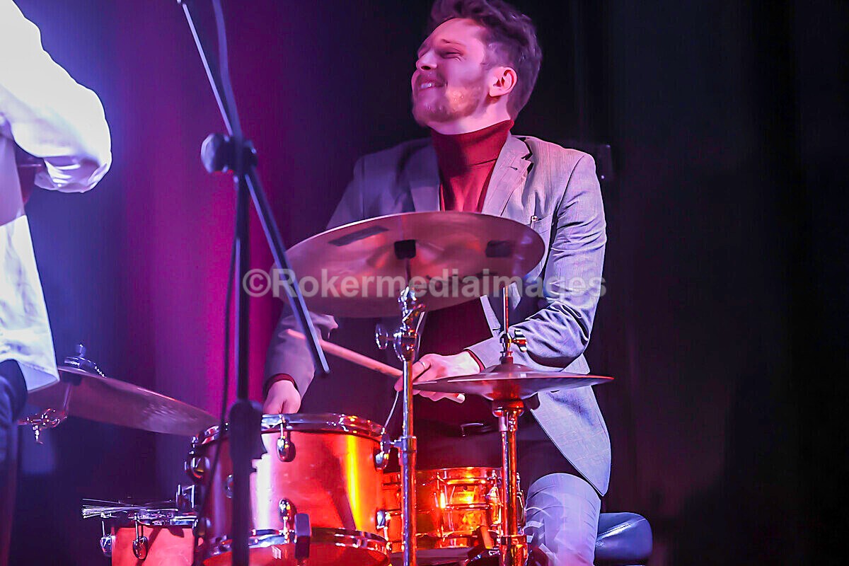 AMP  Ben-30 - AMP TRIO + Ben Holder