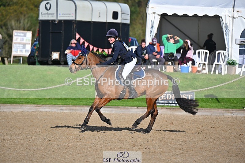 241027-110147-16574 - 373-Isabelle.Thwaite-BEACH.LADY