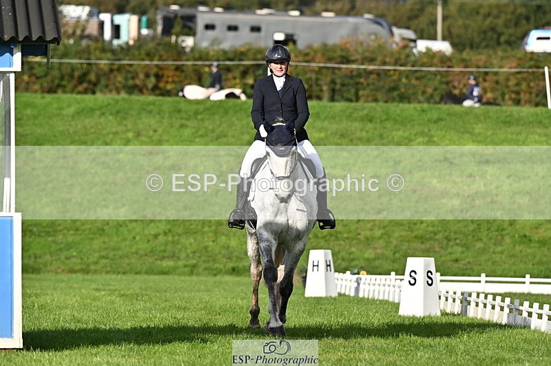 251024A-101127-08254 - G-554-Kerri.Mcnicol