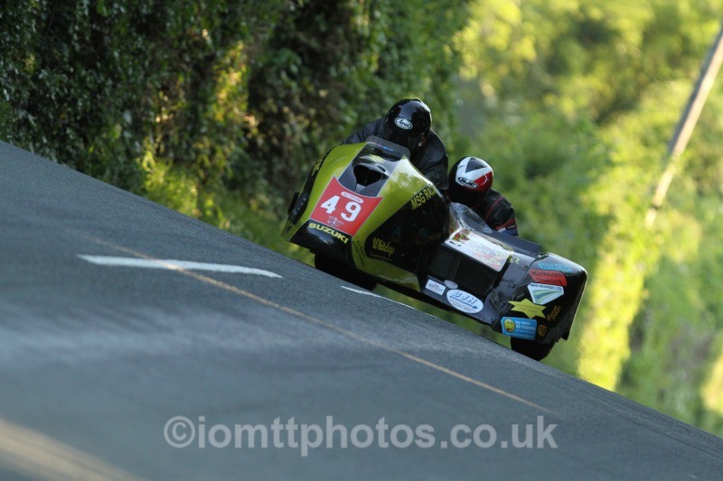 Mark Saunders & Kevin Jones - Friday Practice - Sidecars