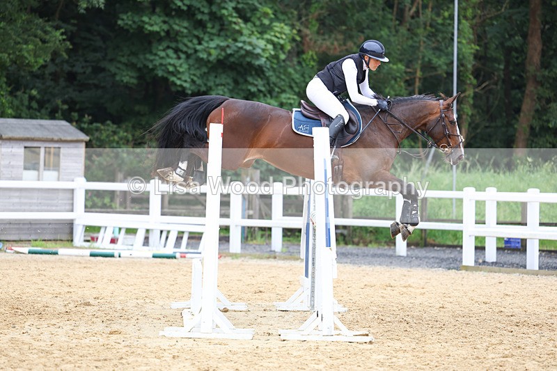 3E7A6315 - Class 8: Senior Newcomers/1.10m open