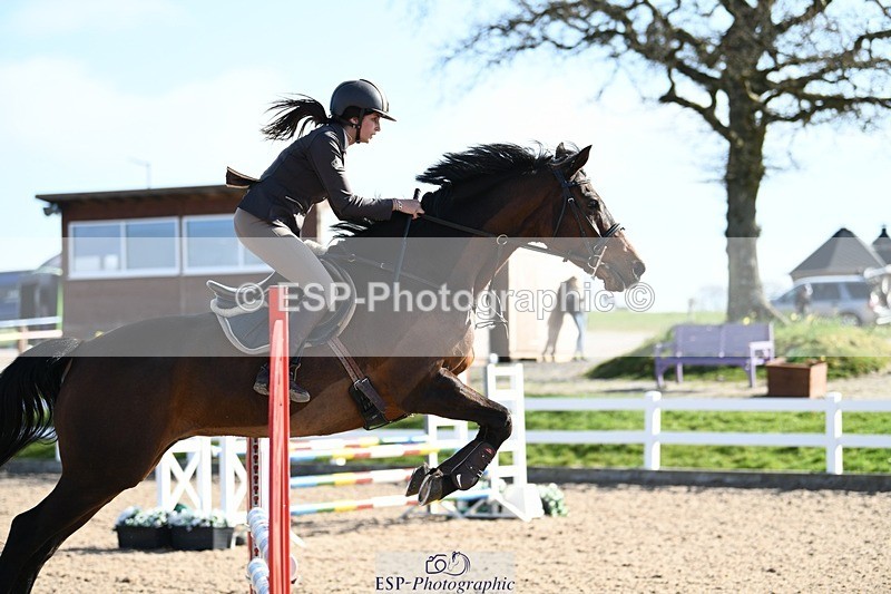 250330-103335-06164 - Cls 32 British Novice and 90cm