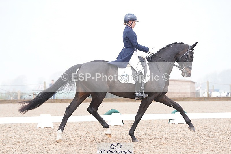 250404-102022-04277 - 003-Abbie.Newbury-Seagry.Firstamour