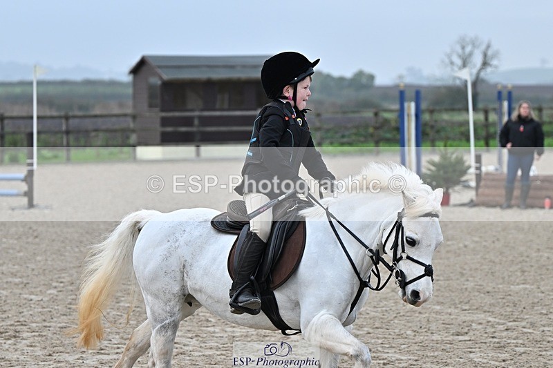 241110-094757-00079 - 40cm Showjumping