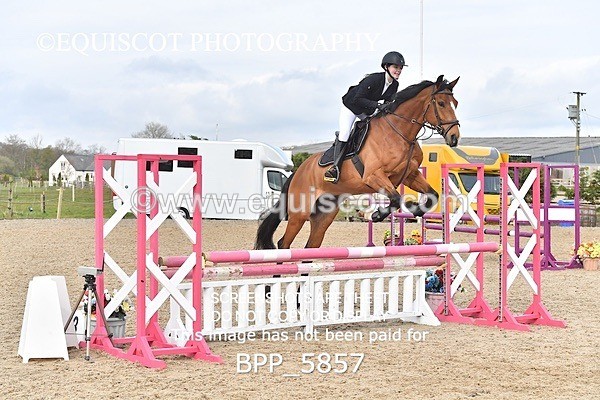 BPP_5857 - CLASS 24 SUN Senior British Novice/ 90cm Open