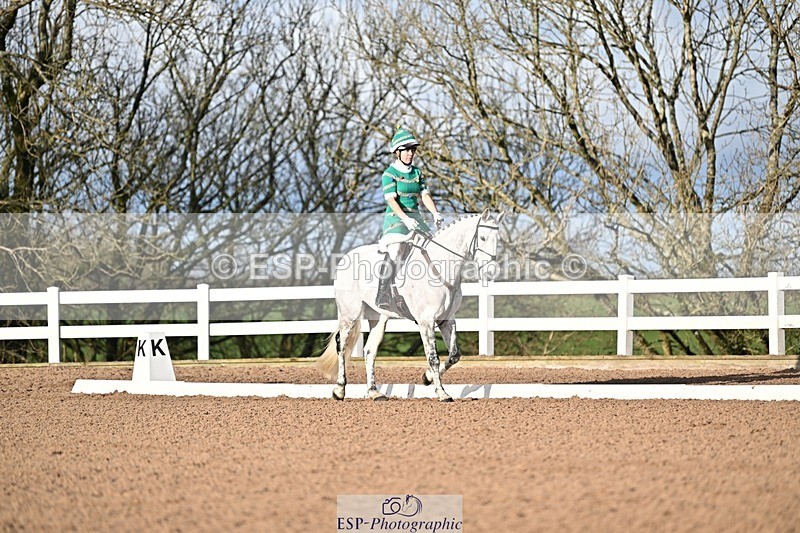 241214-111615-01348 - 105-Janine.Paterson-Machas.Grey