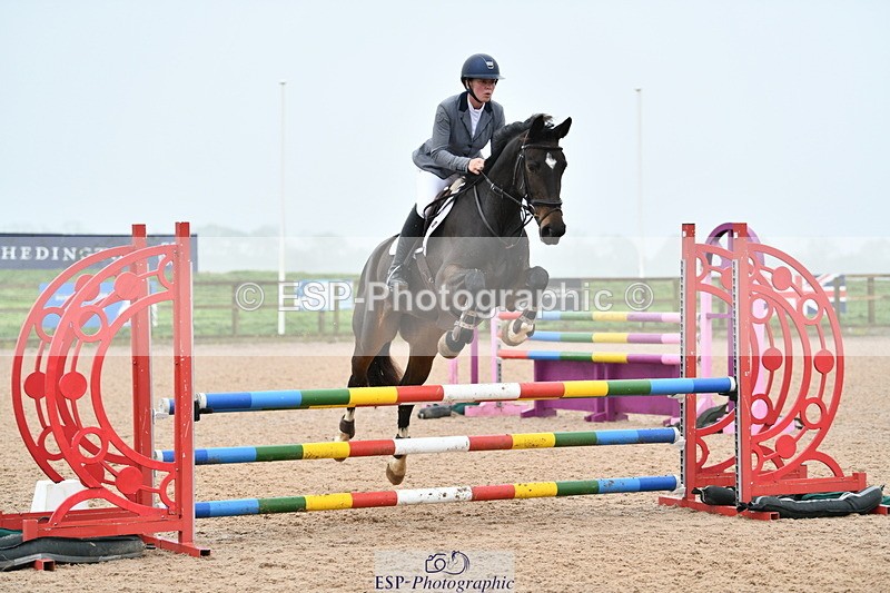 241102A-114421-04390 - SAT Cls 9 British Novice and 90cm Open