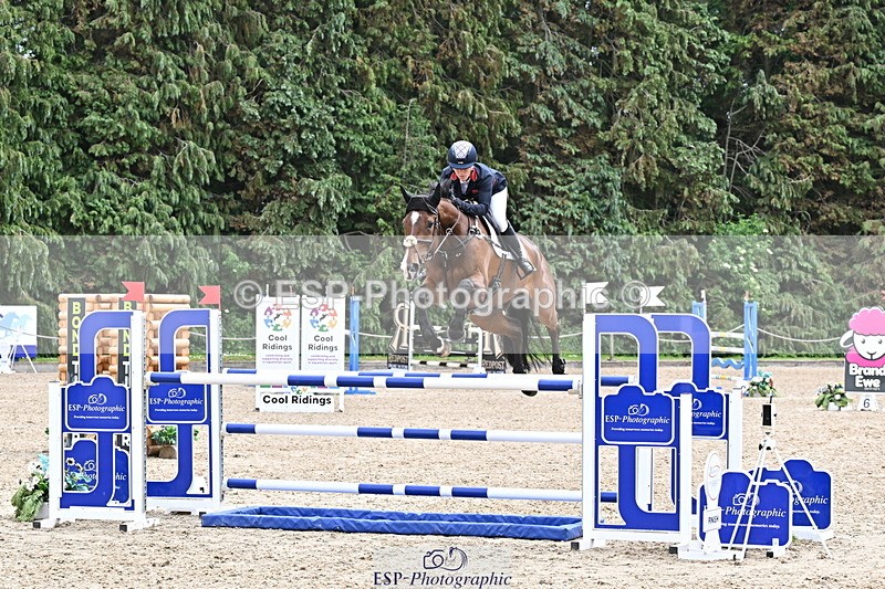 250524A-134729-11907 - D-451-Laura.Collett-DRUMGIVEN.MR.CHARISMA