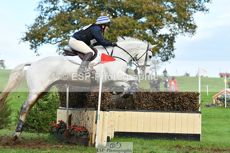 251025A-154308-21896 - G-572-Laura.Pitman With Trot Up