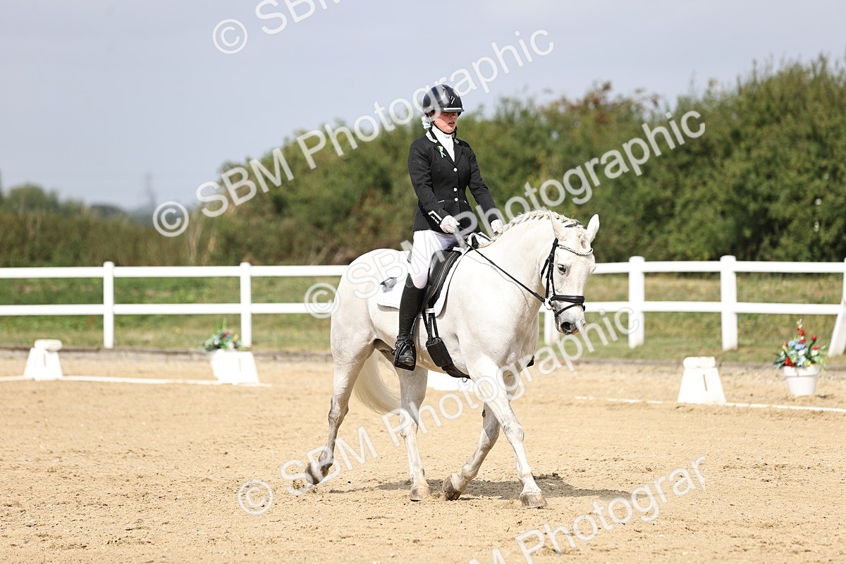 SBM_016829 - Class 14 Novice 23 - 11.53-12.56