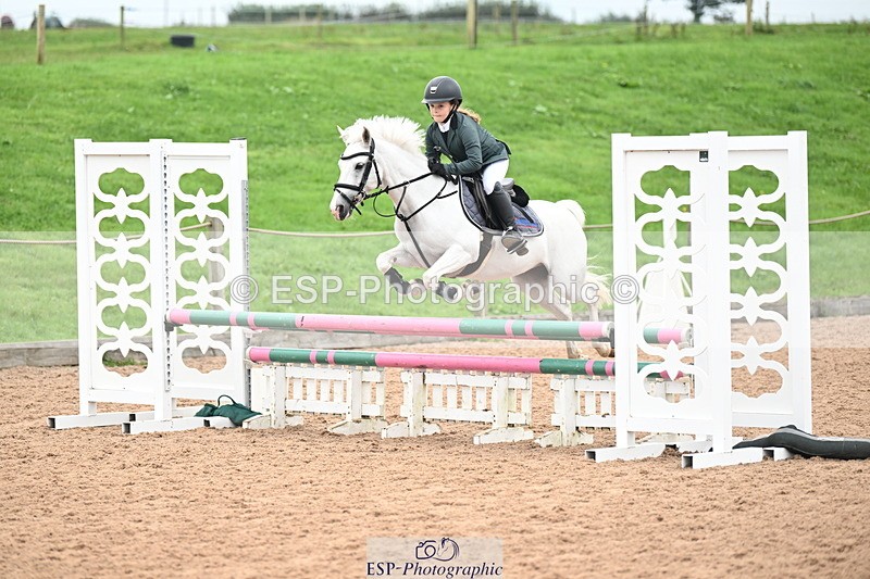 240907A-122908-01635 - Cls 3 Pony Medium Team 80cm & 90cm