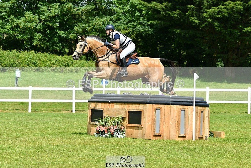 230528-135209-17311 - 464-GRANDE_BY_DESIGN-Emma_Manton-XC