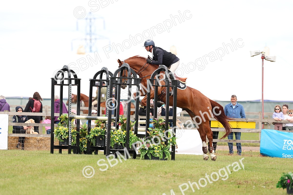 SBM_13735 - Class 206 - Senior Newcomers - 1.10m Open