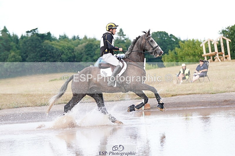 250802A-175852-09072 - H-370-Tom.Rowland-STRACOMER.CANDY.TOWN