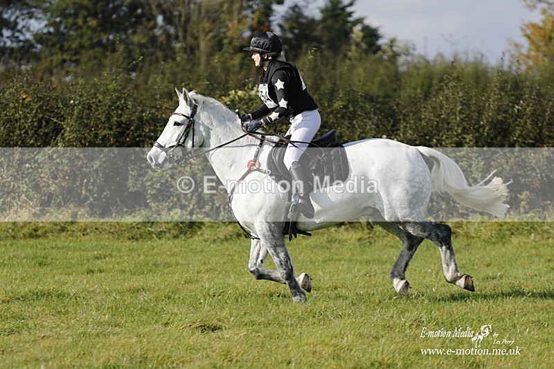  WWHT 171021 3888 - Open (1.00m)  17/10/21