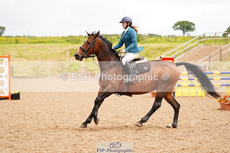 240526A-120212-07925 - Cls 26 Chard Equ 1.05m and 1.10m Grand Prix