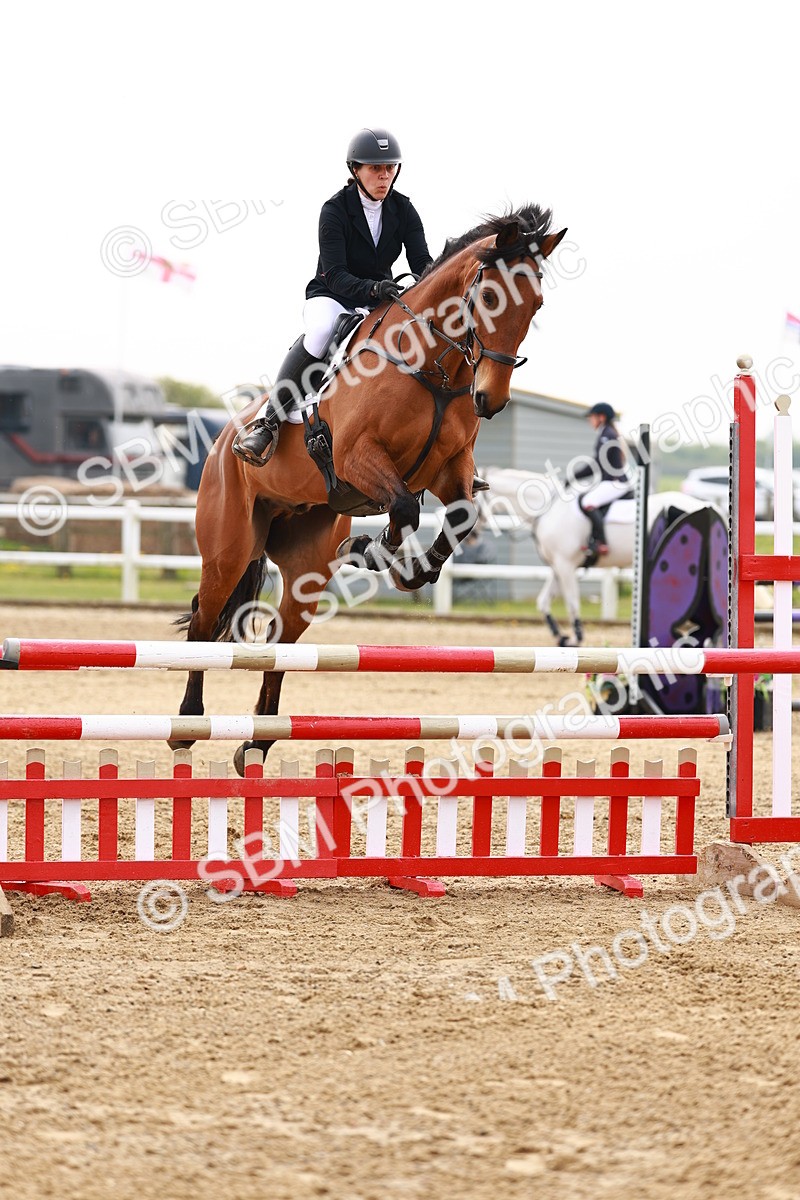  - Class 17 - Senior 1.05m