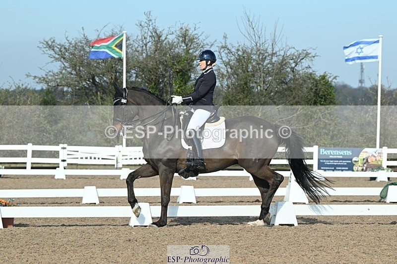 250403-082006-00324 - 018-Louise.Davison-Quamperfect