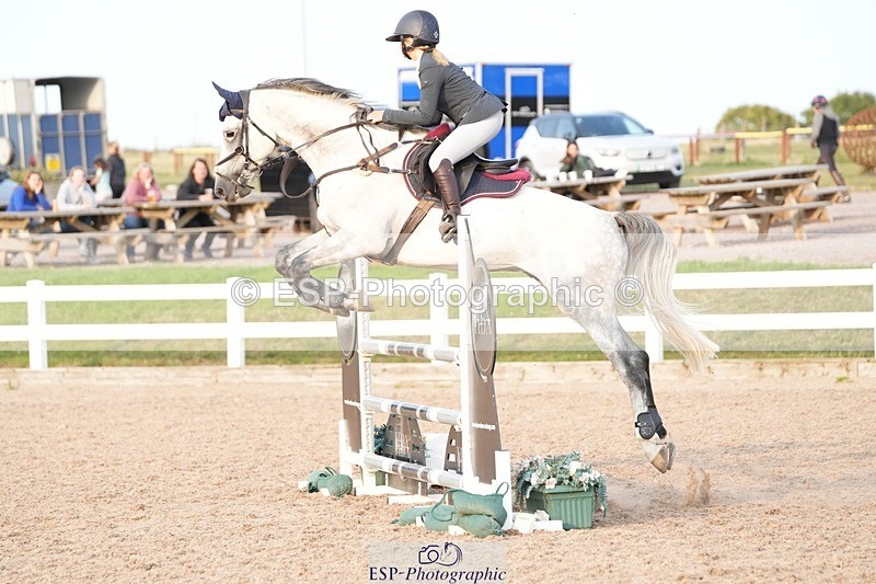 250805-192440-00830 - 1m and 1.10m