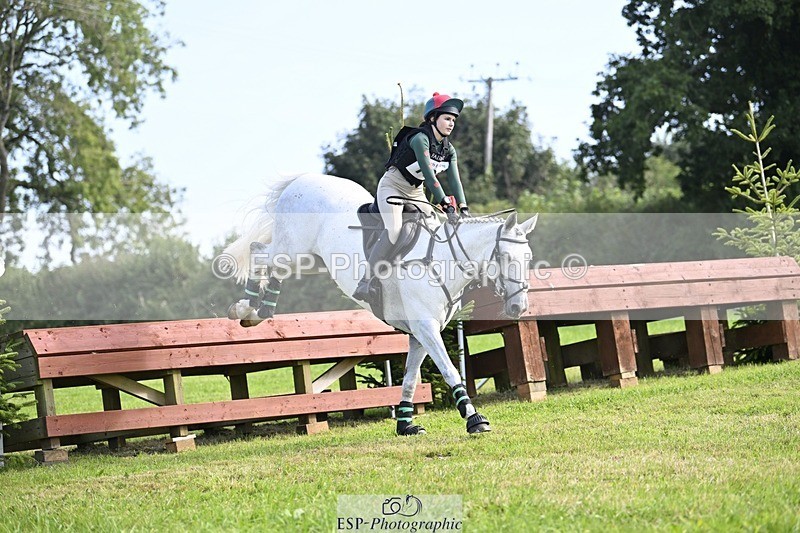 240831A-104250-00409 - 101-Issy.Perry-DATE.NIGHT