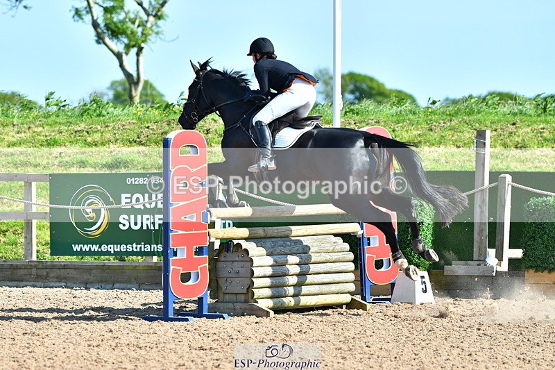 230527A-170102-05451 - Cls 20 Chard 1.10m Speed Derby