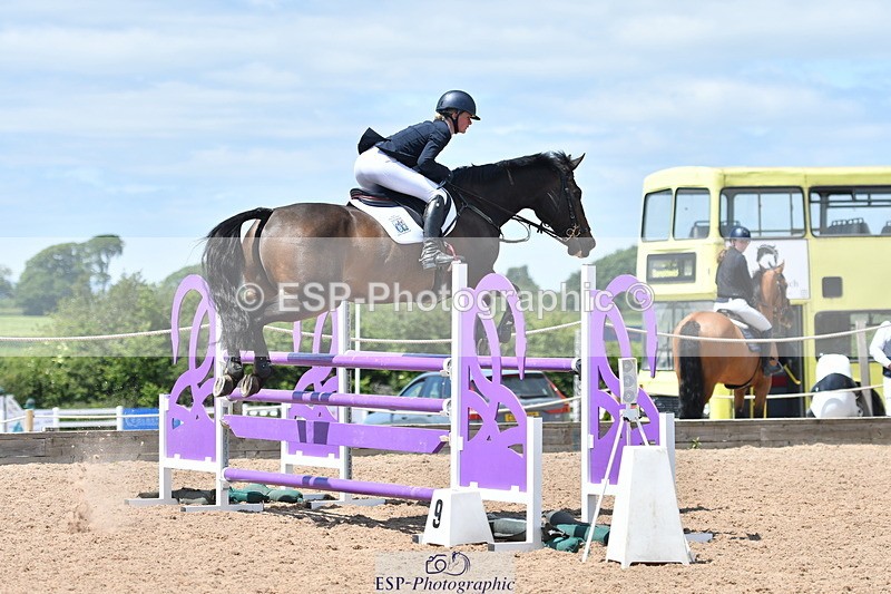 240609A-132122-05602 - Cls 18 Snr Newcomers and 1.10m Open