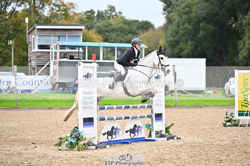 251026A-141325-25053 - G-515-Jessica.Saunders