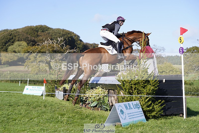 241025-112108-06238 - 017-Louis.Pern-CLASSICTOP.MISS.VIVIENNE